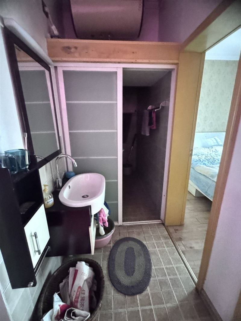 红旗门两室拧包入住