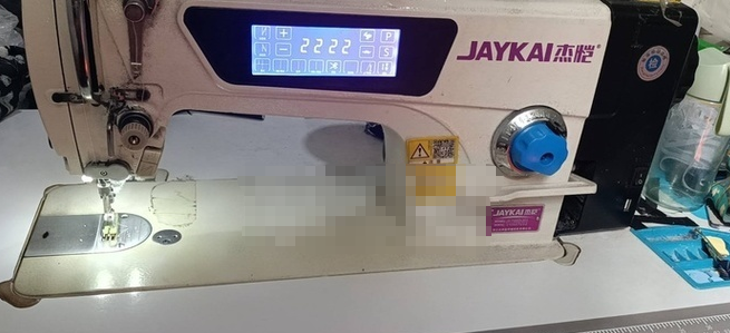 自动电脑平车六台，裁棉机一台，打扣机一台
