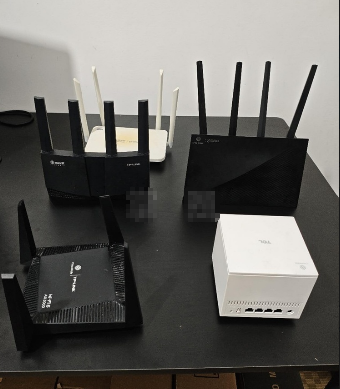 五个旧WIFI6千兆路由器